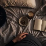 Méditation pour s'endormir, respiration 4-7-8 au lit