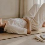 Respiration hypopressive : ventre tonique sans pousser sur le périnée