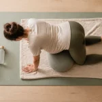 yoga prenatal respiration prénatale sur tapis